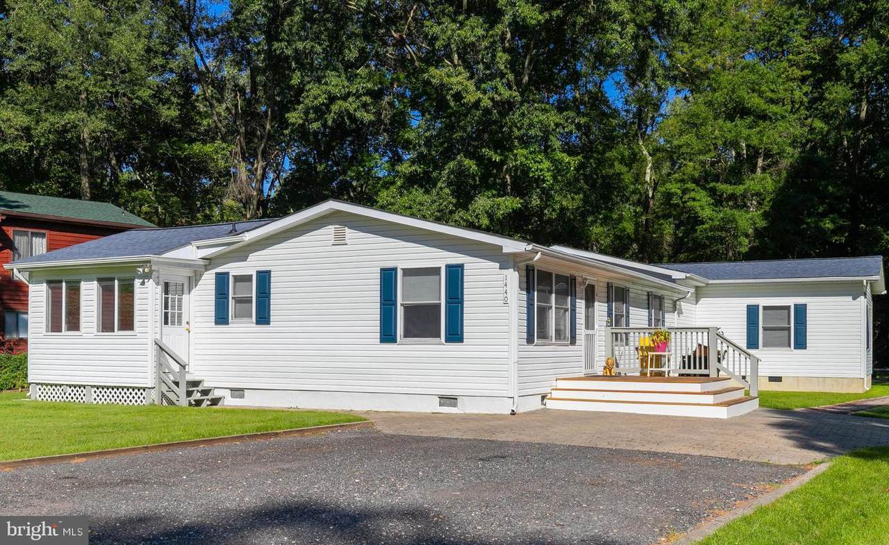 1440 Cedarhurst Road - Photo 1