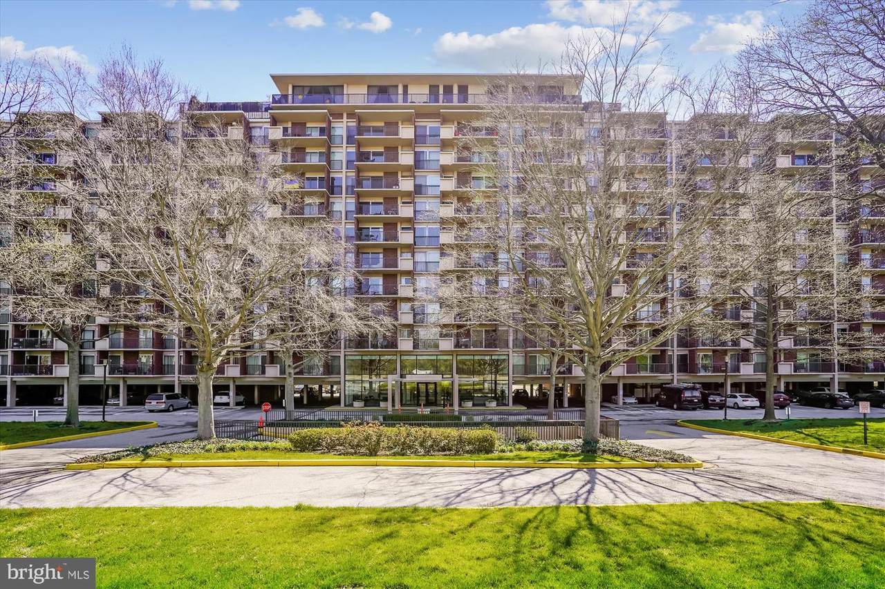 1300 Army Navy Drive - Photo 1