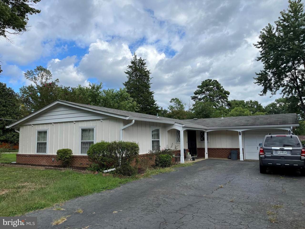 10901 Haislip Lane - Photo 1