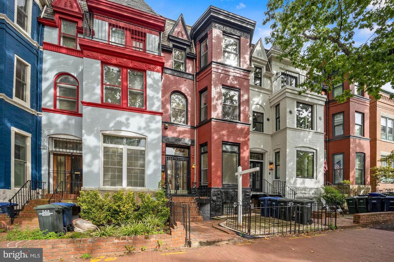633 8TH Street - Photo 1