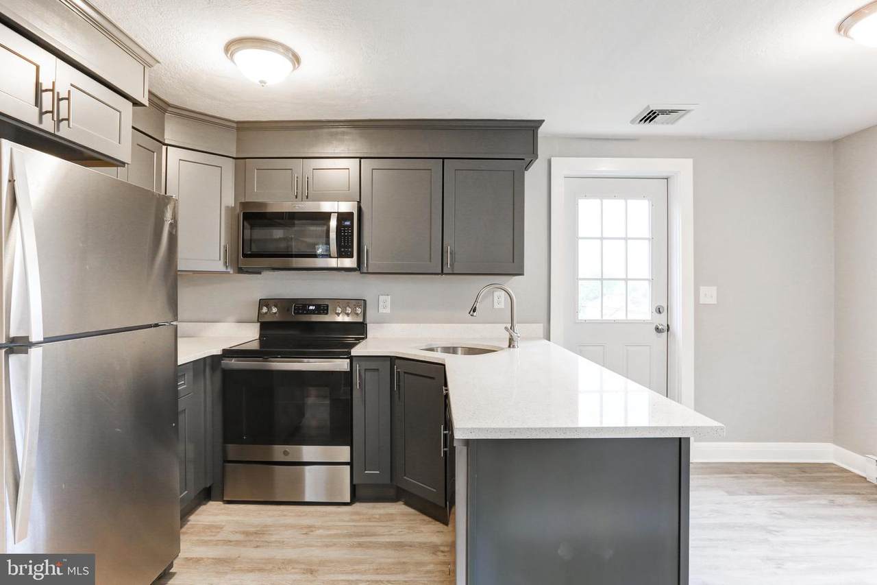914 Union Street - Photo 1