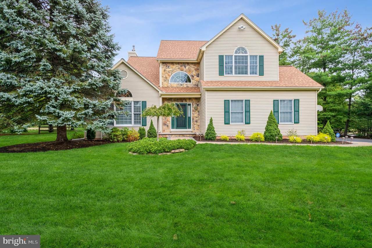 142 Catskill Court - Photo 1
