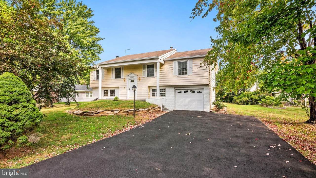 12802 Melvue Court - Photo 1