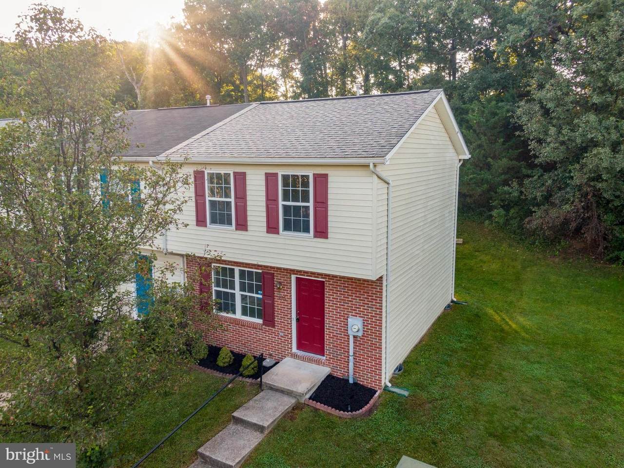 435 Ridgefield Avenue - Photo 1