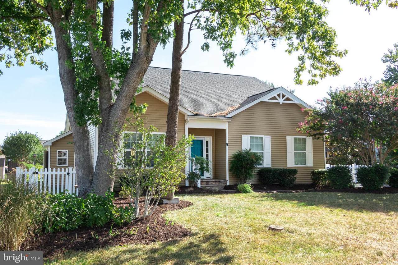 5 Vassar Drive - Photo 1