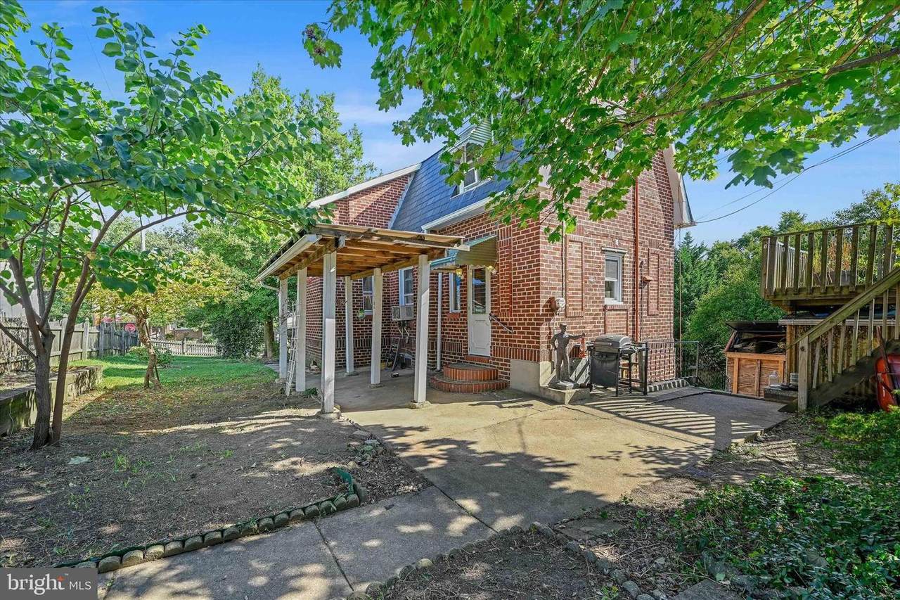 4001 Walnut Avenue - Photo 1