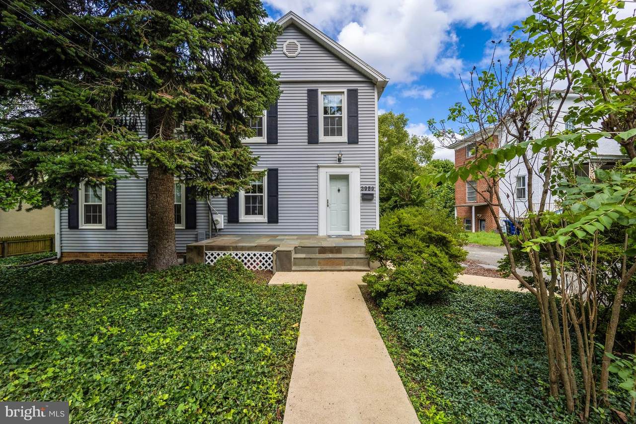 3959 Fessenden Street - Photo 1