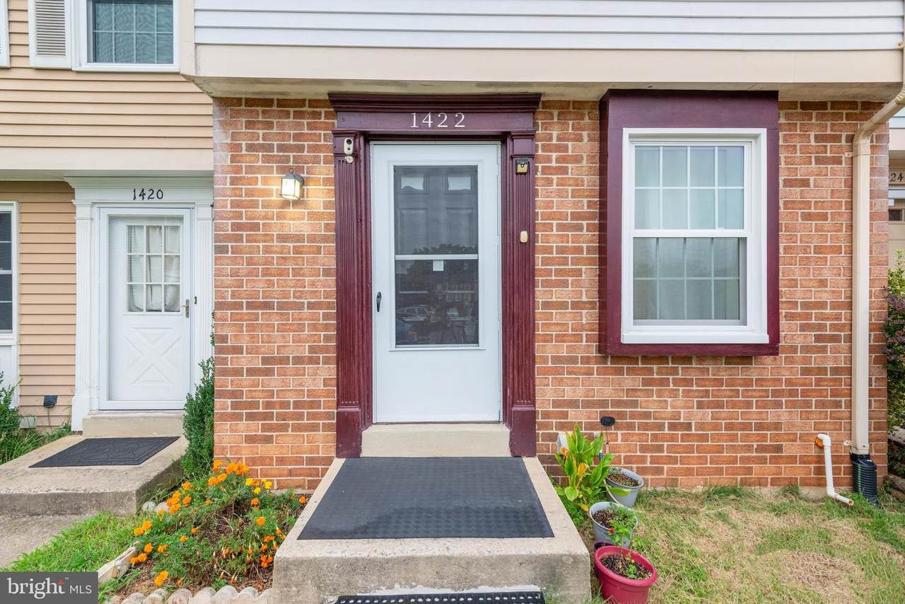 1422 Farmcrest Way - Photo 1