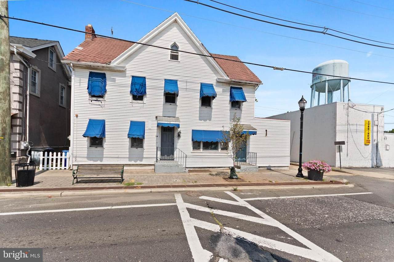114 C Broadway - Photo 1