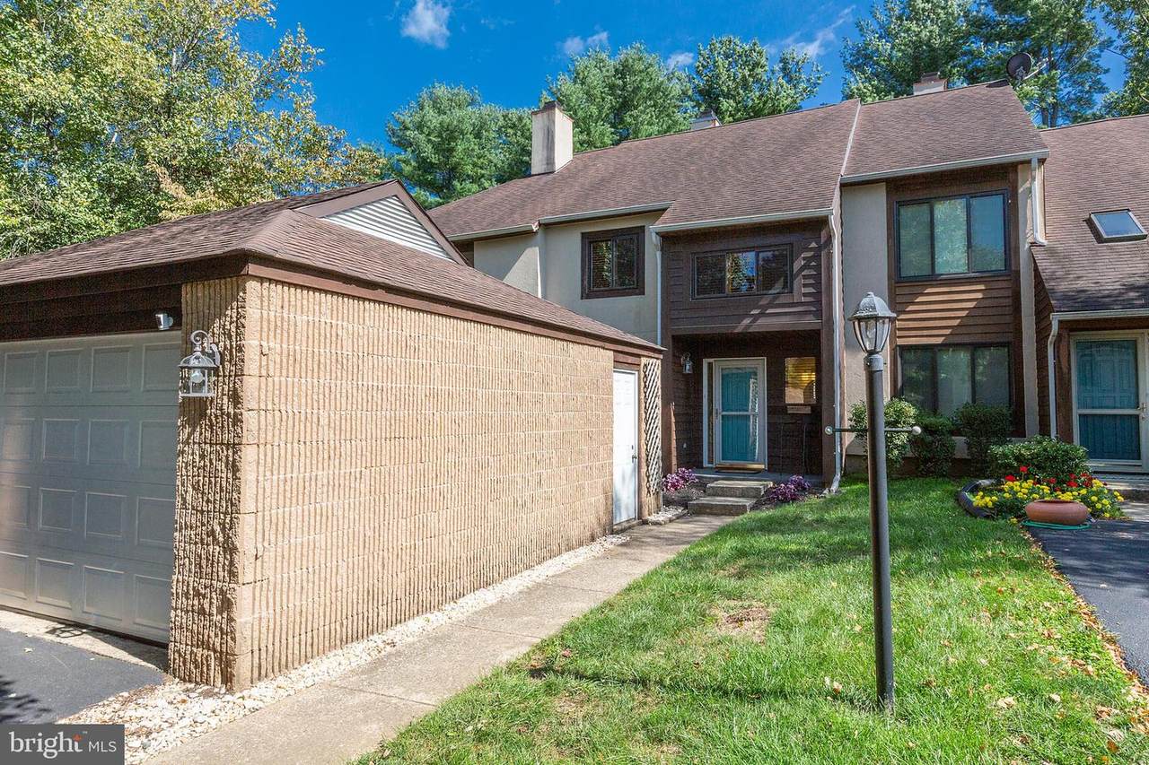 417 Stonegate Court - Photo 1