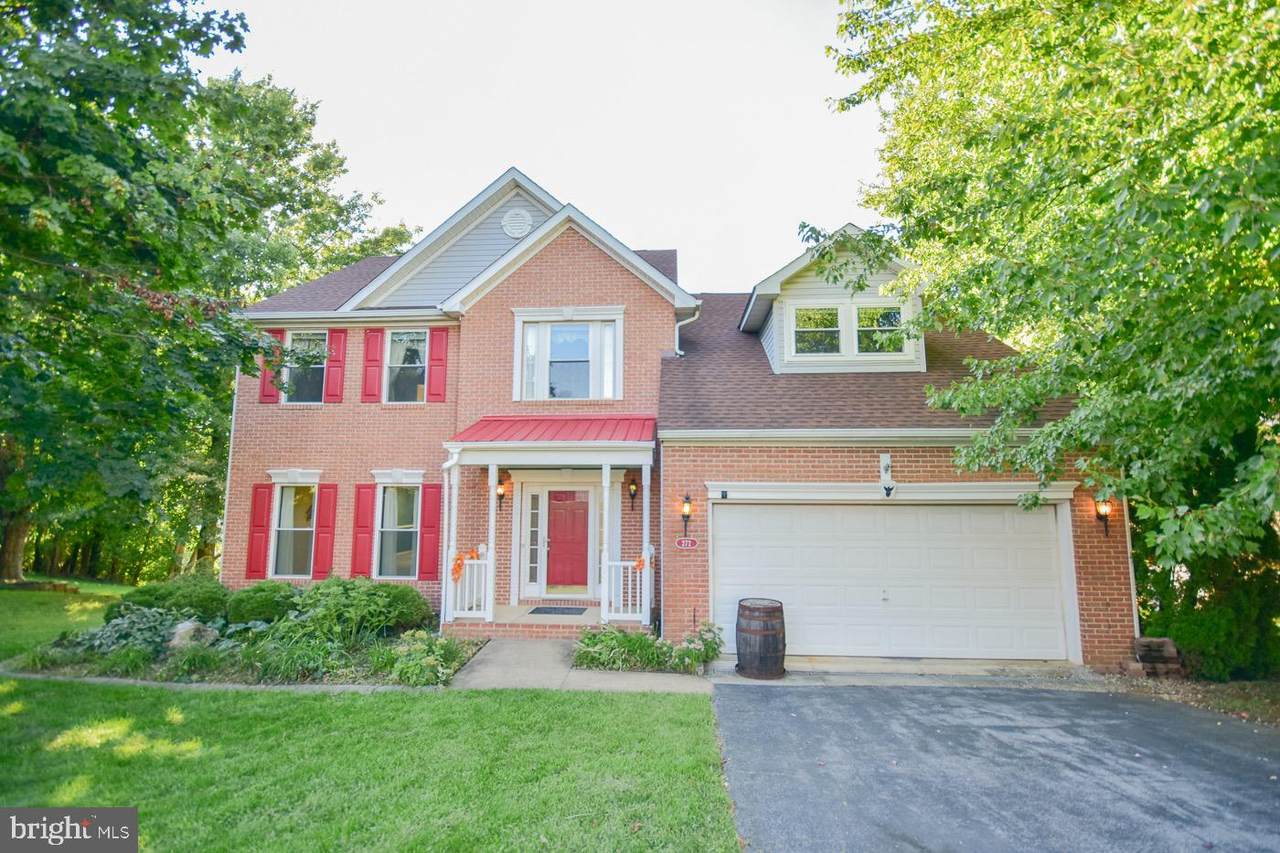 272 Larkspur Lane - Photo 1
