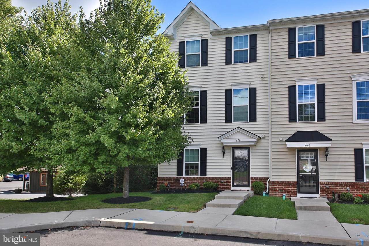 670 Chestnut Street - Photo 1