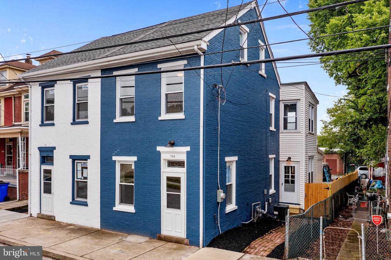 766 Queen Street - Photo 1