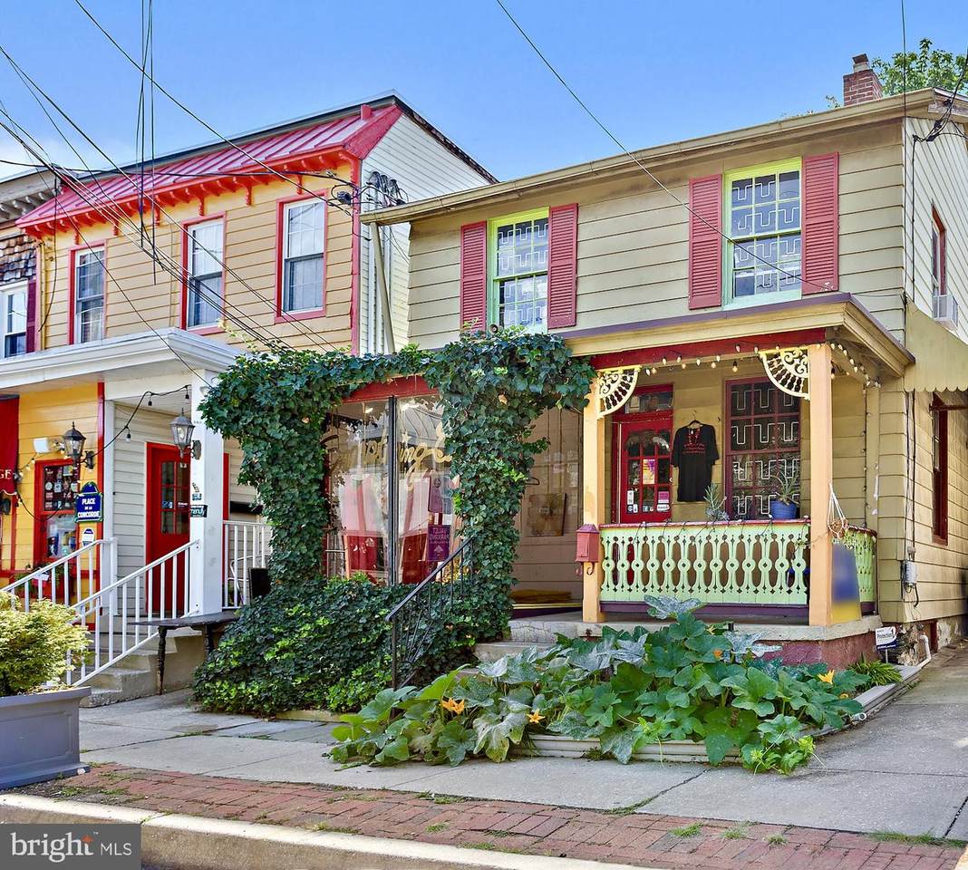 1611 Sulgrave Avenue - Photo 1