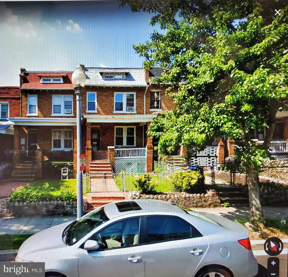 1331 Queen Street - Photo 1