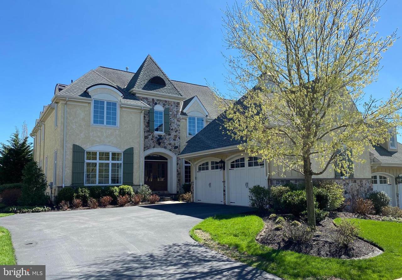 102 Green Lane - Photo 1