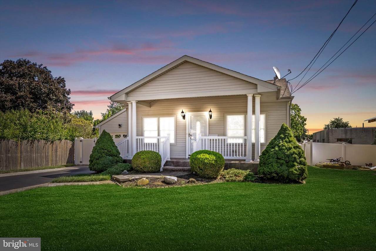 73 Manor Boulevard - Photo 1