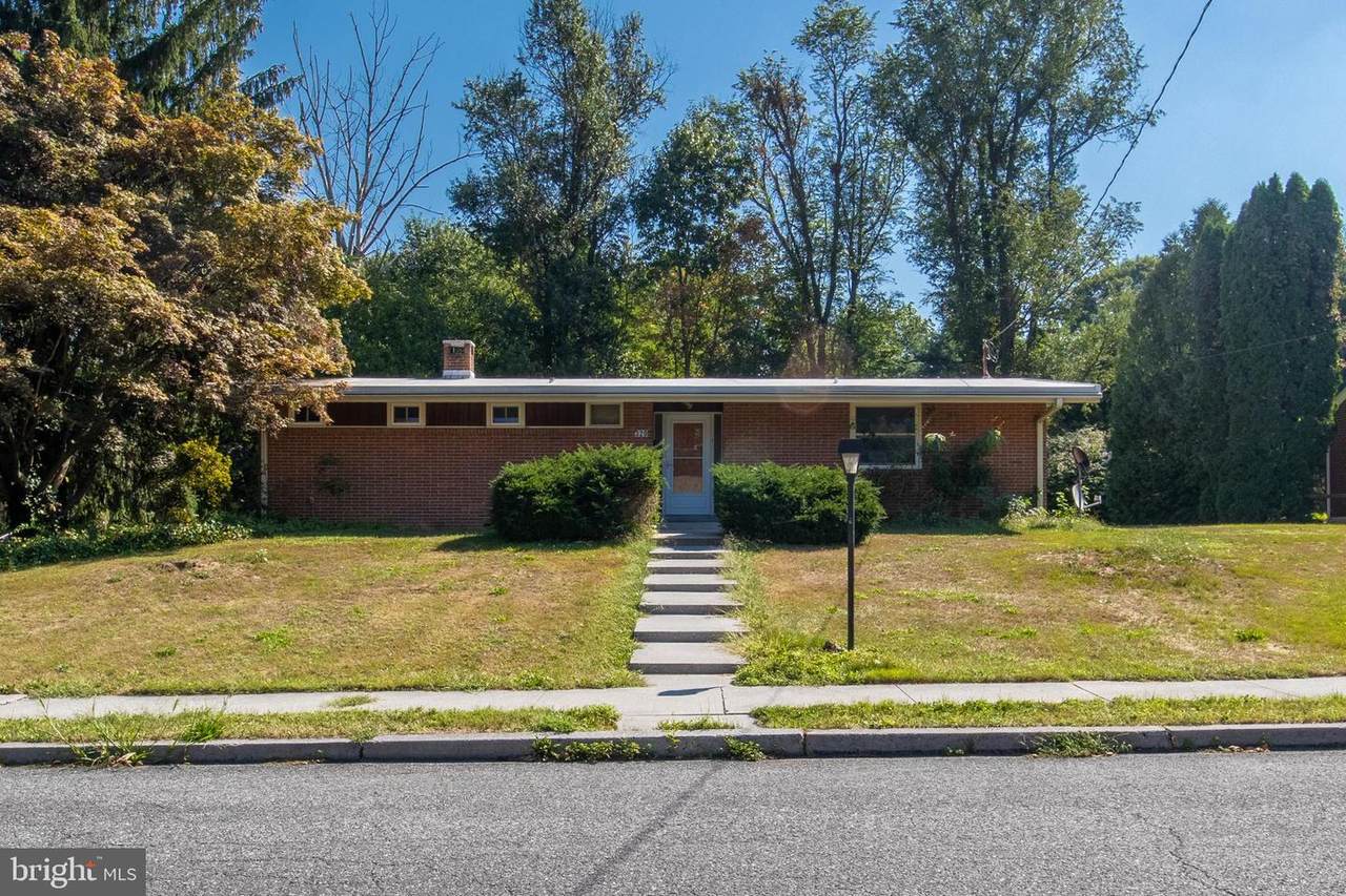 320 13TH Street - Photo 1