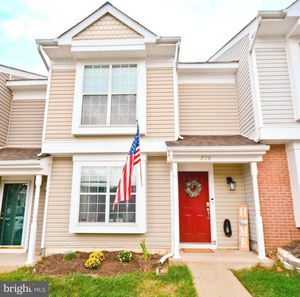 226 Saint Johns Square - Photo 1