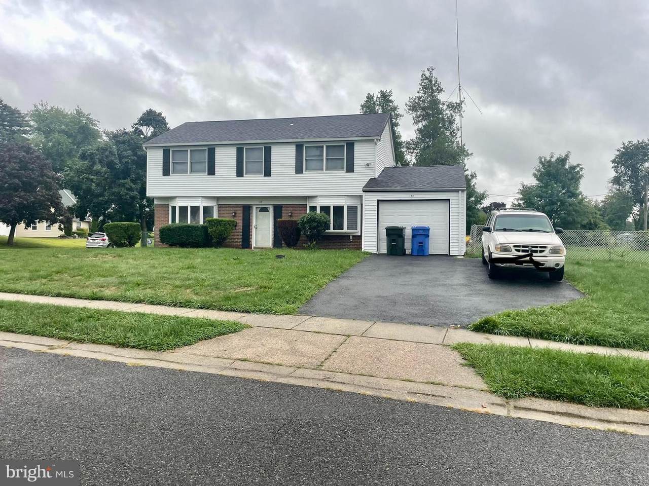 112 Hampshire Lane - Photo 1