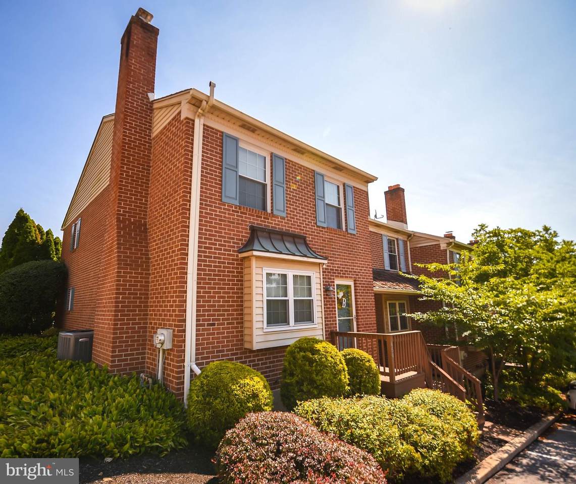654 Coates Lane - Photo 1