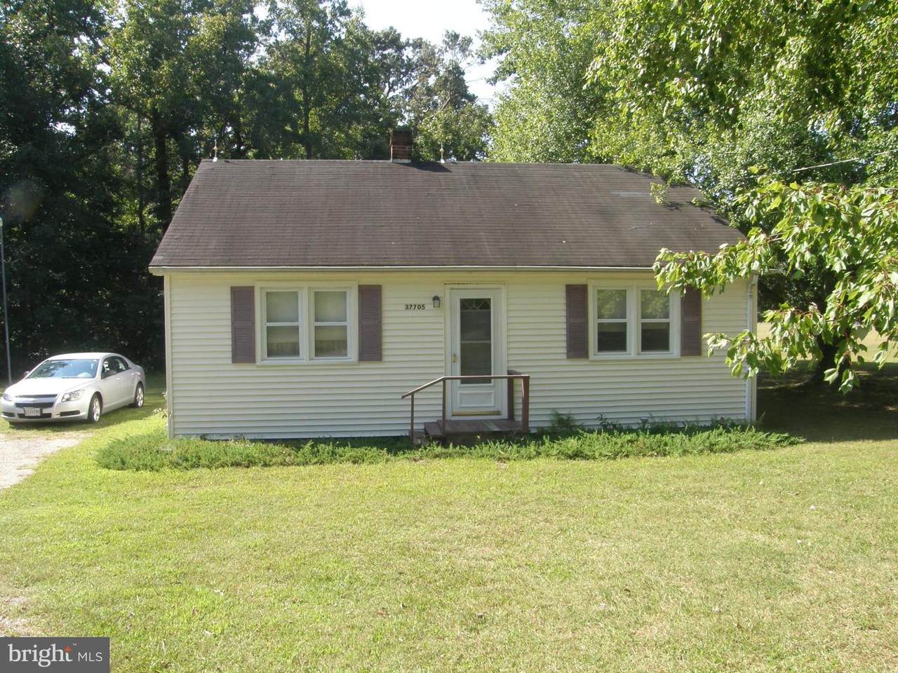 37705 Lockes Crossing Road - Photo 1