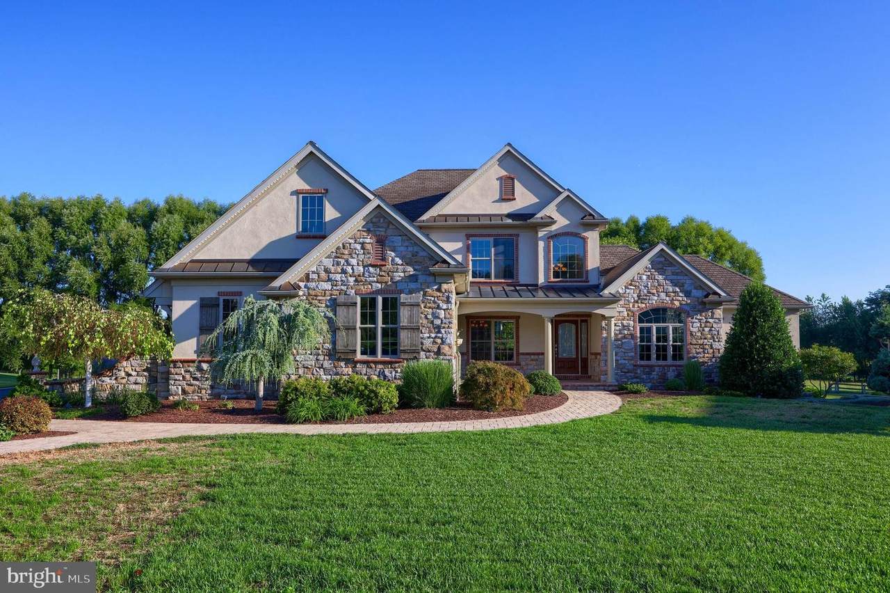306 Deerfield Drive - Photo 1