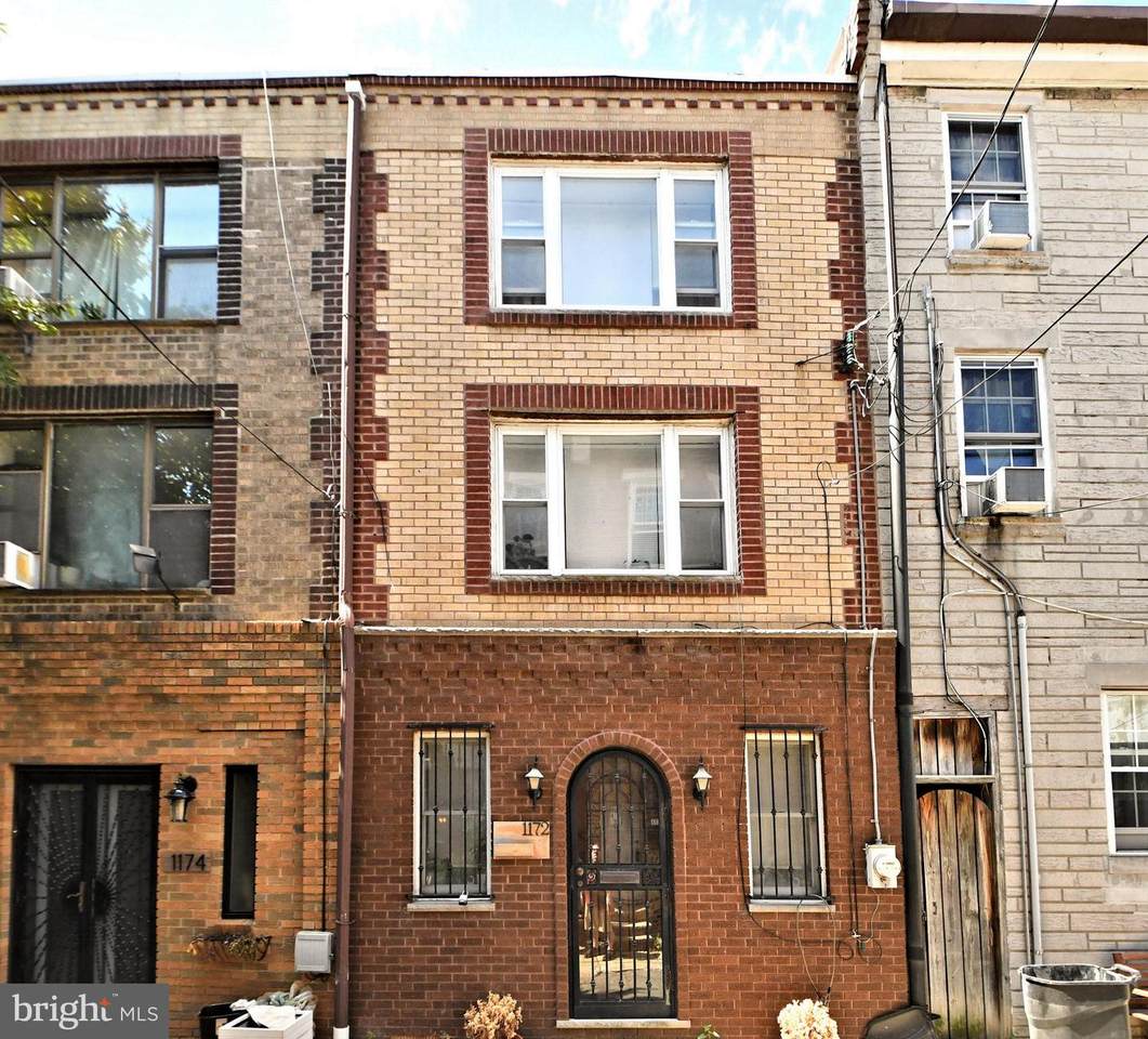 1172 Darien Street - Photo 1