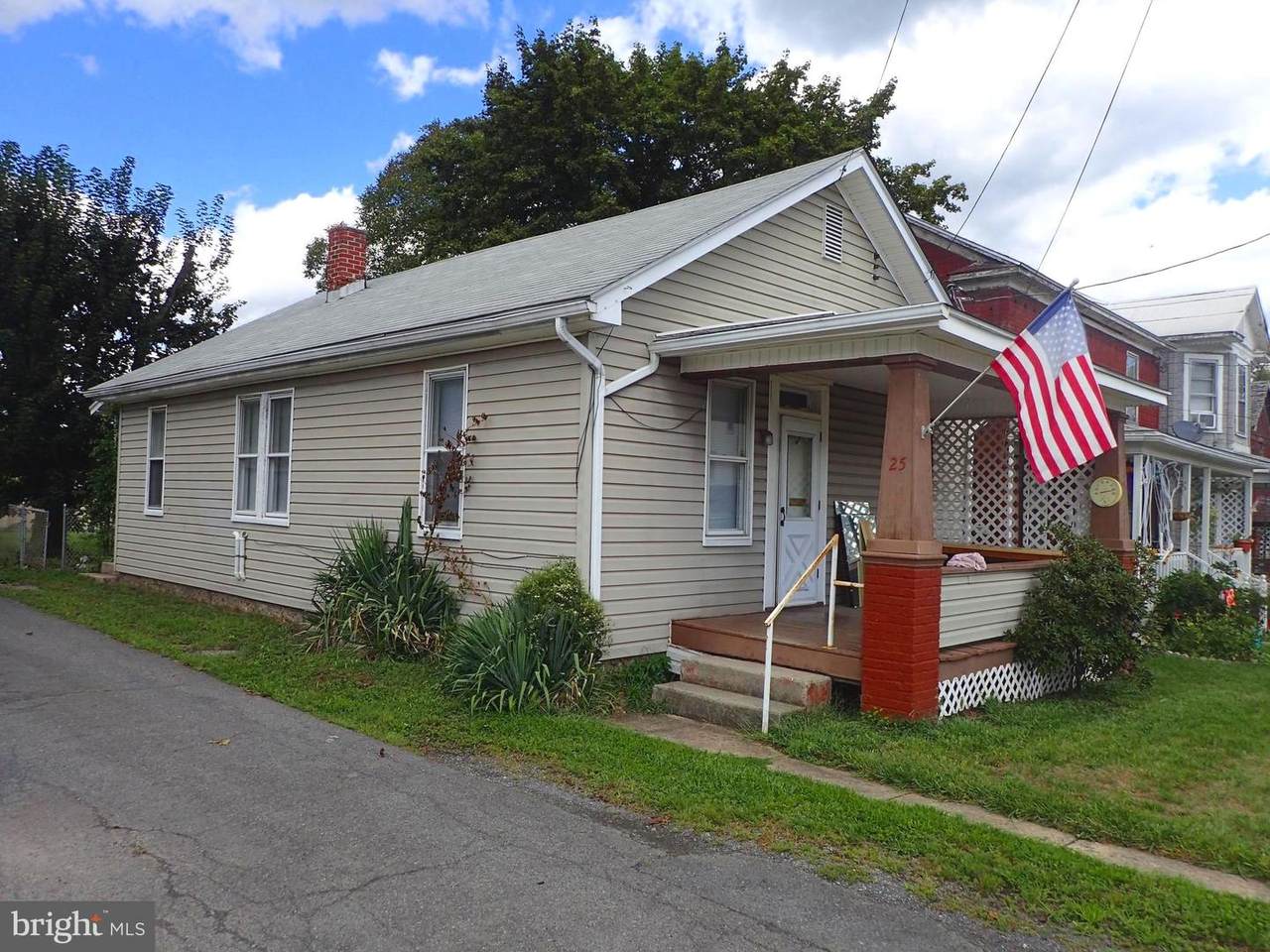 25 F Street - Photo 1