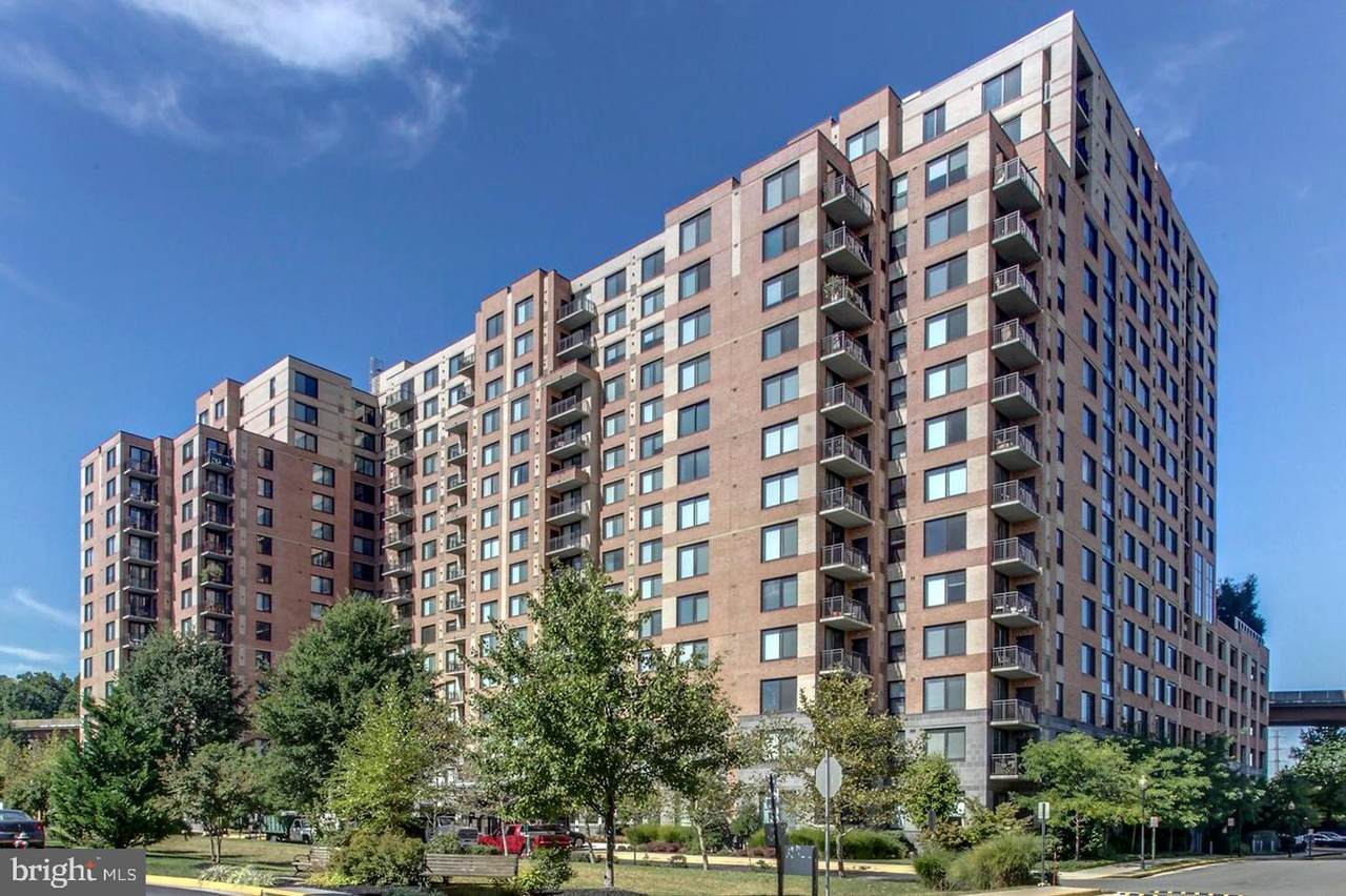 2451 Midtown Avenue - Photo 1