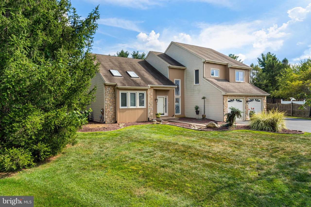 283 Sunset Drive - Photo 1