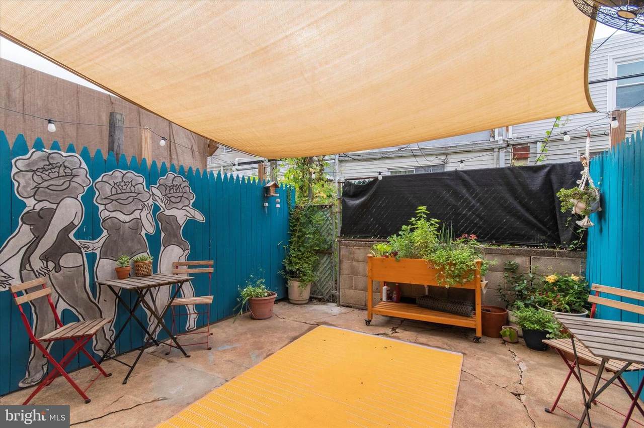 833 Almond Street - Photo 1