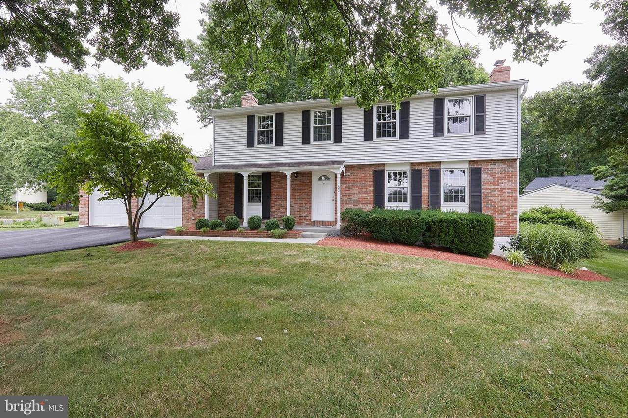 102 Applegate Drive - Photo 1