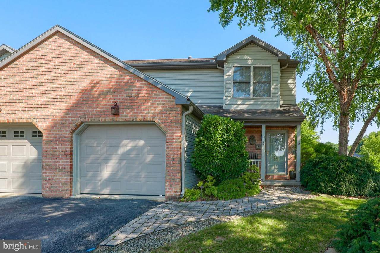 305 Fairmount Terrace - Photo 1