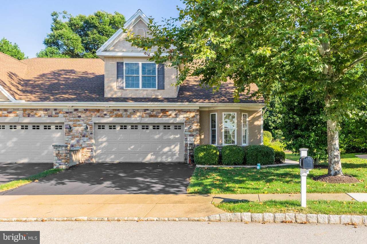558 Hodgson Circle - Photo 1