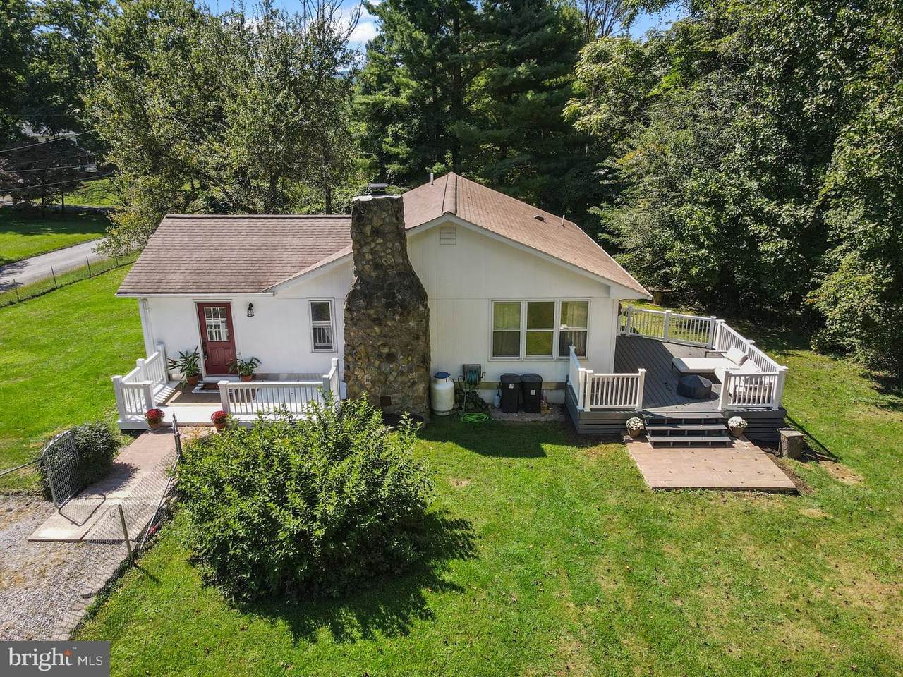 989 Summit Point Drive - Photo 1