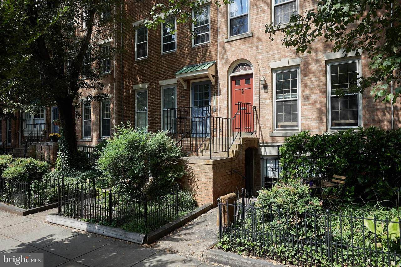 1949 Calvert Street - Photo 1