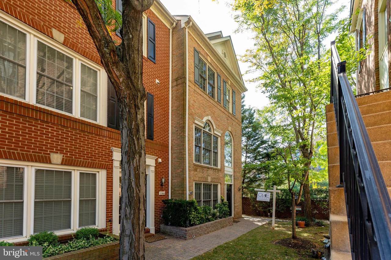 1146 Vernon Street - Photo 1