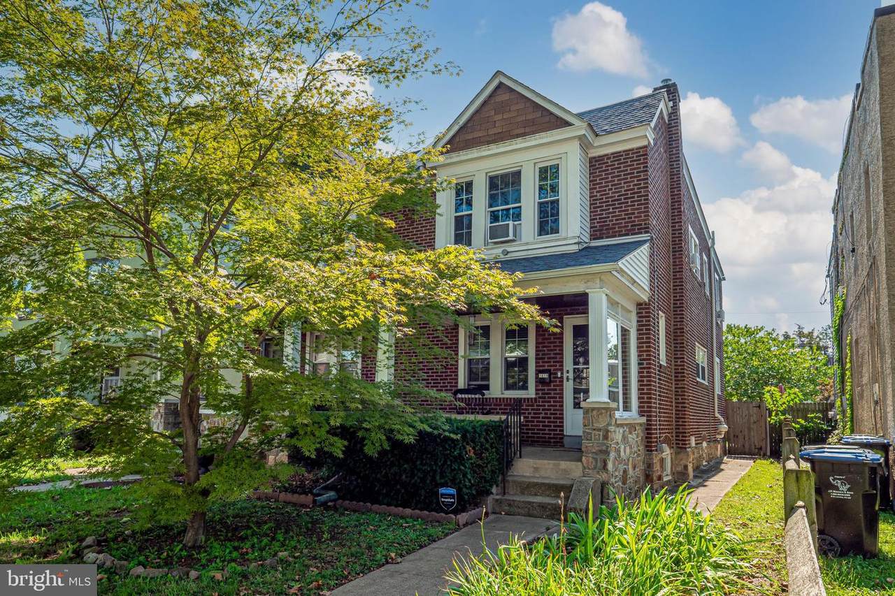 1614 Pine Street - Photo 1