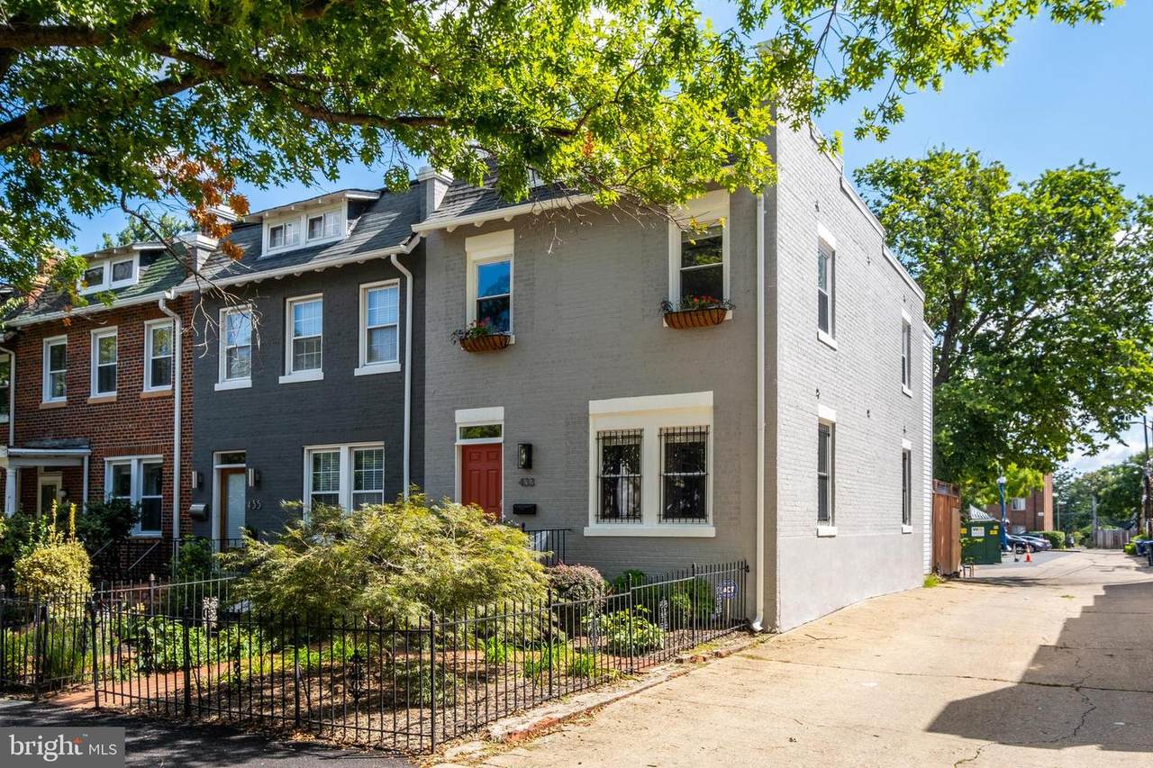 433 15TH Street - Photo 1