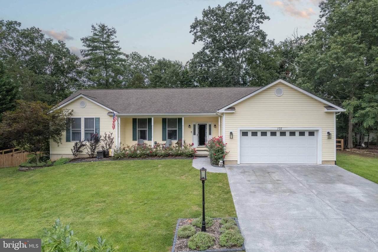 102 Sunset Circle - Photo 1