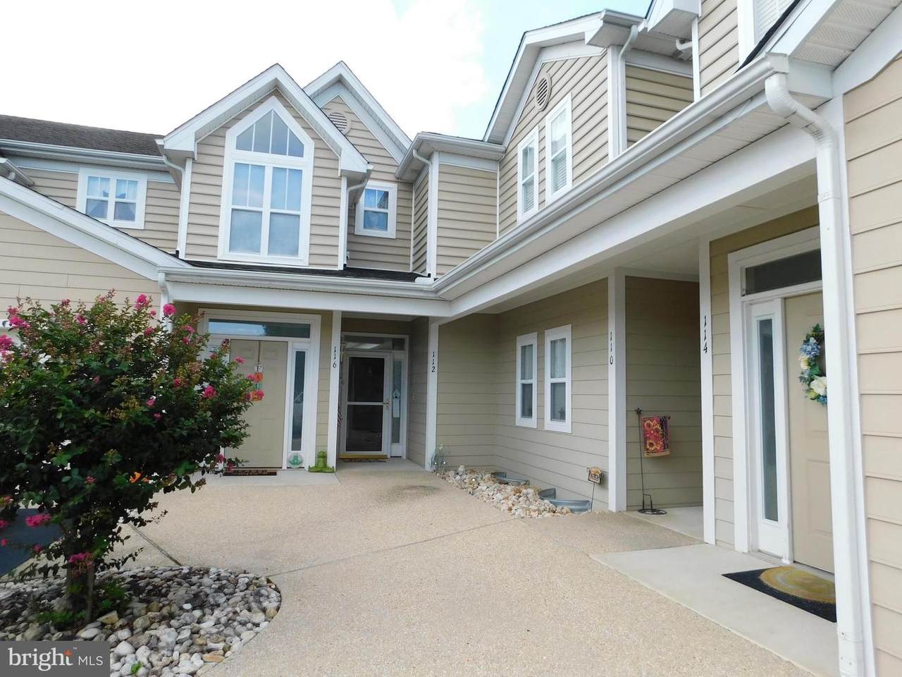 112 Rock Ledge Court - Photo 1