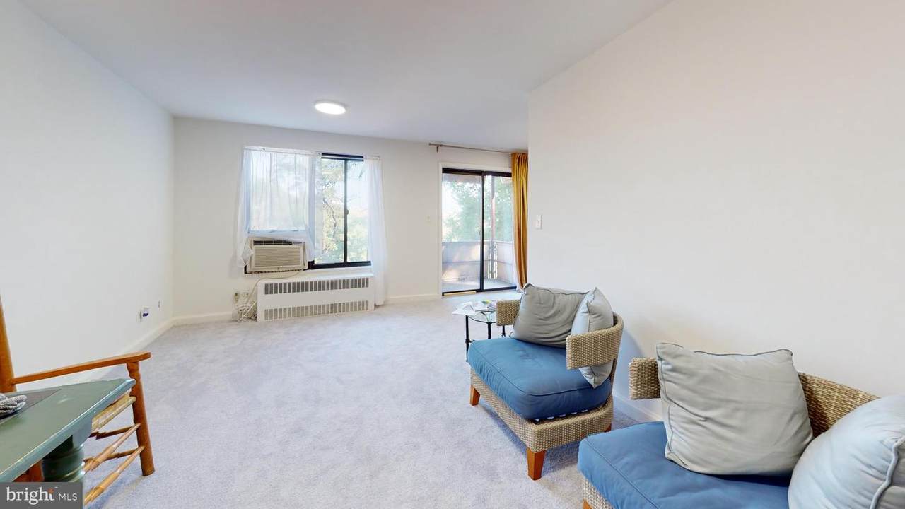 1581 Colonial Terrace - Photo 1