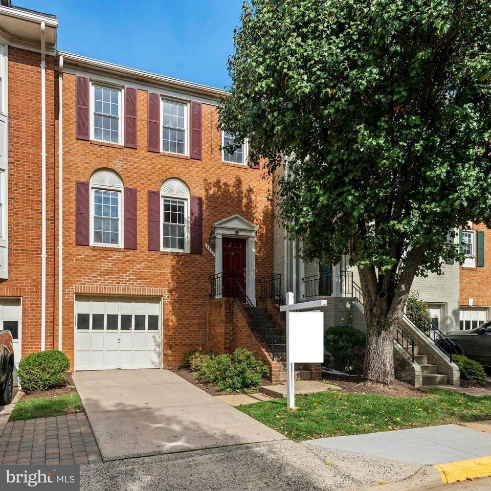2040 Pieris Court - Photo 1