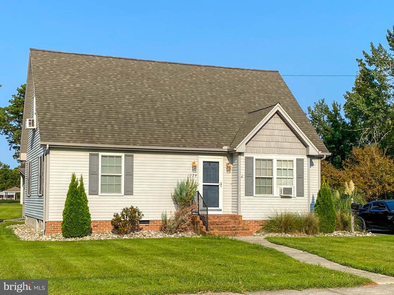 129 Somerset Avenue - Photo 1