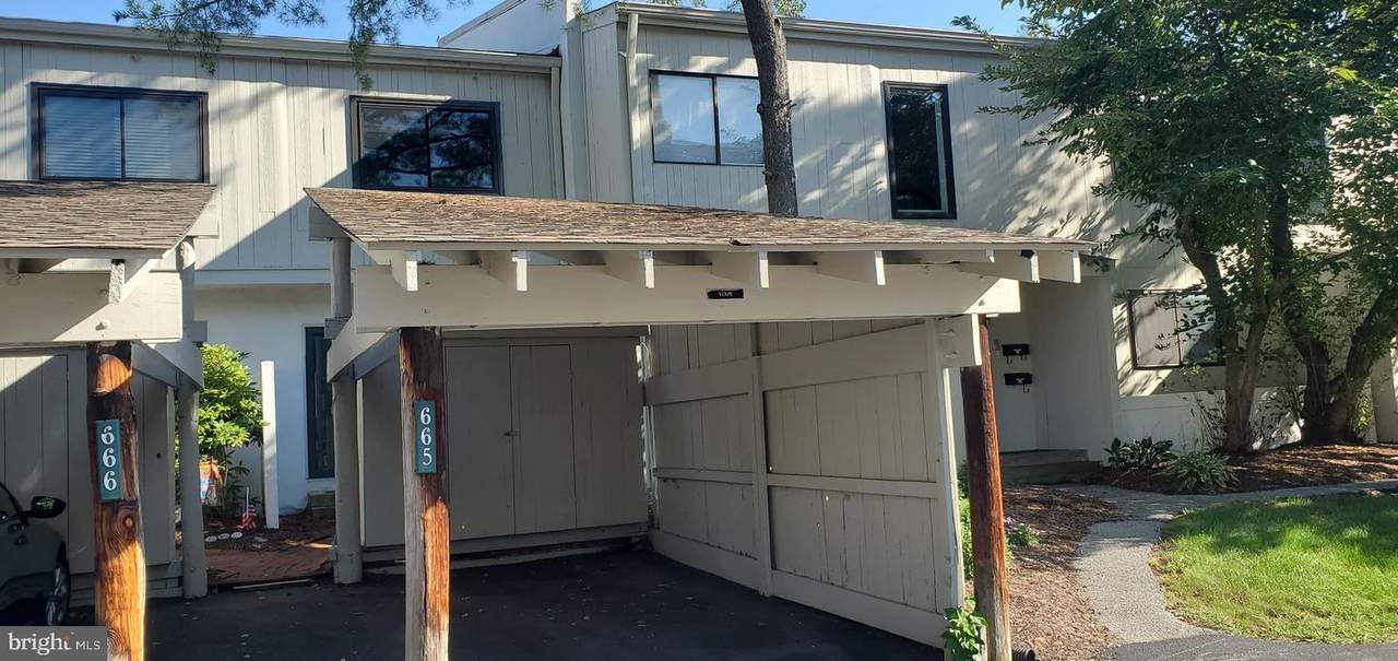 665 Summit House - Photo 1