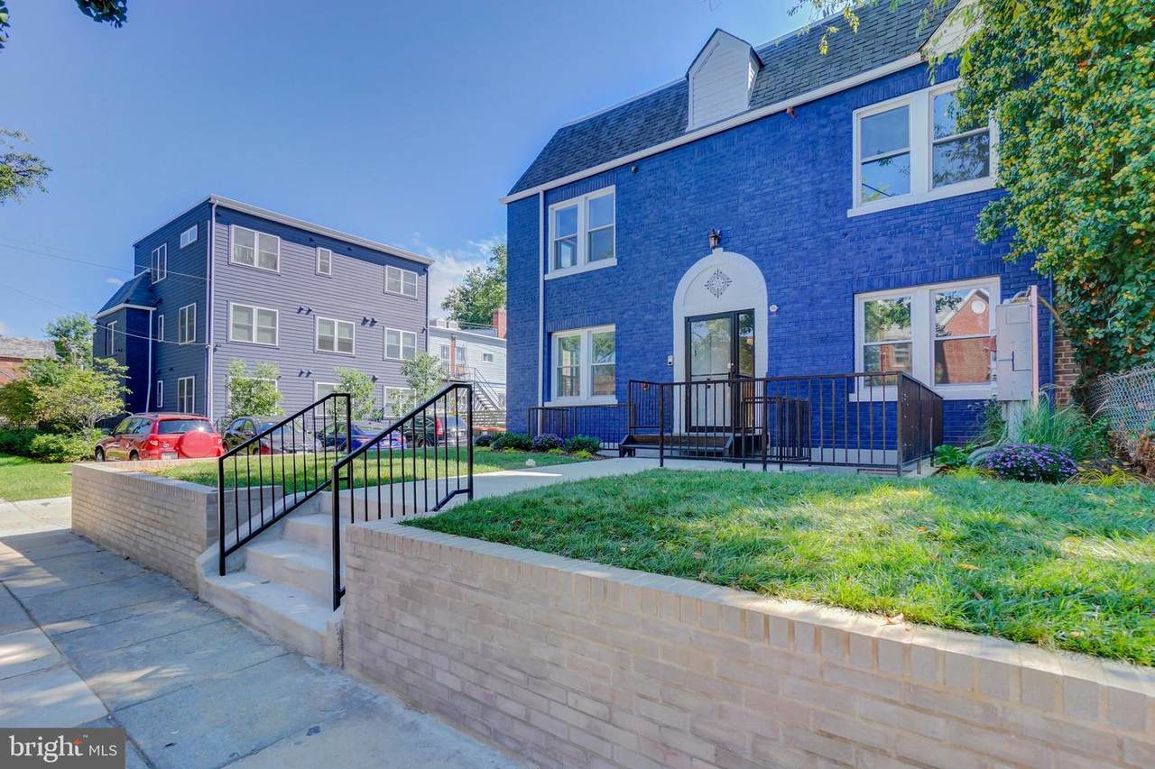 310 Delafield Place - Photo 1