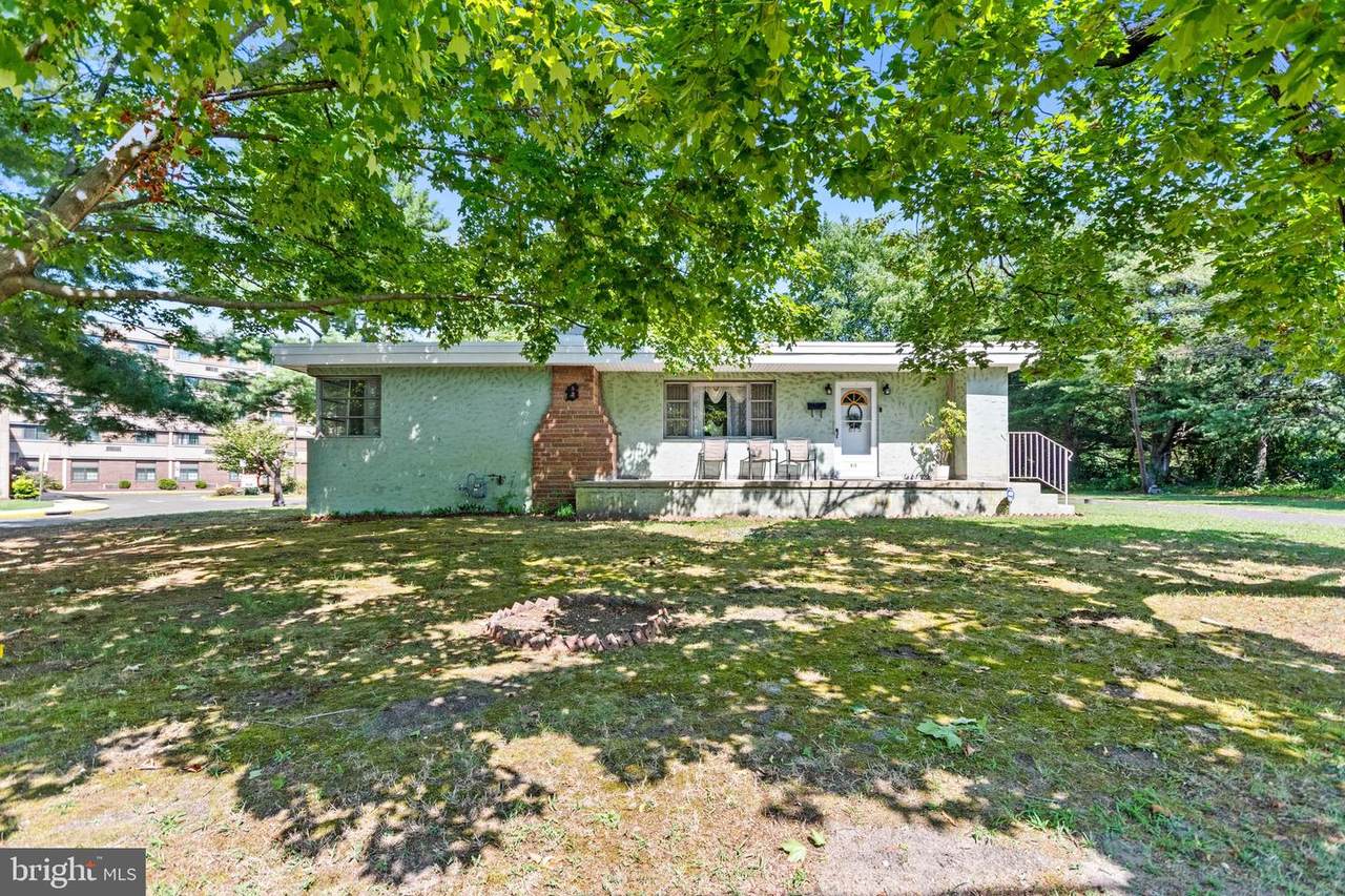 615 Emerson Avenue - Photo 1