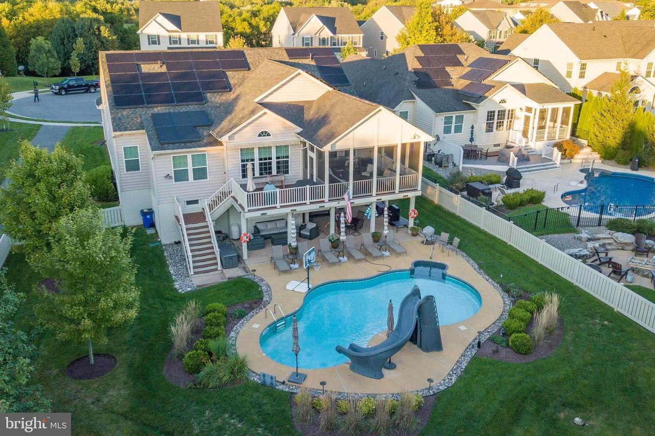 142 Sunlight Court - Photo 1