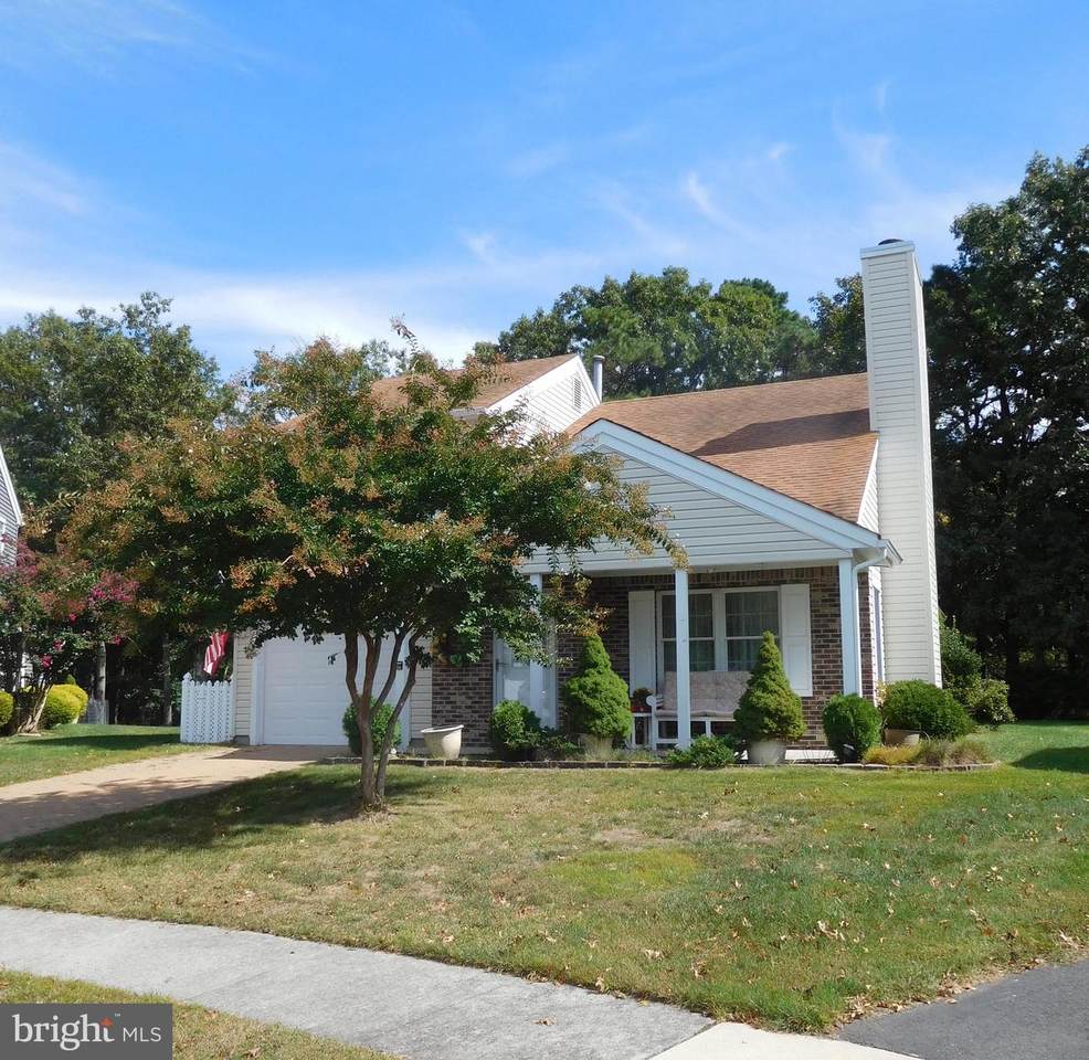 6 Conifer - Photo 1